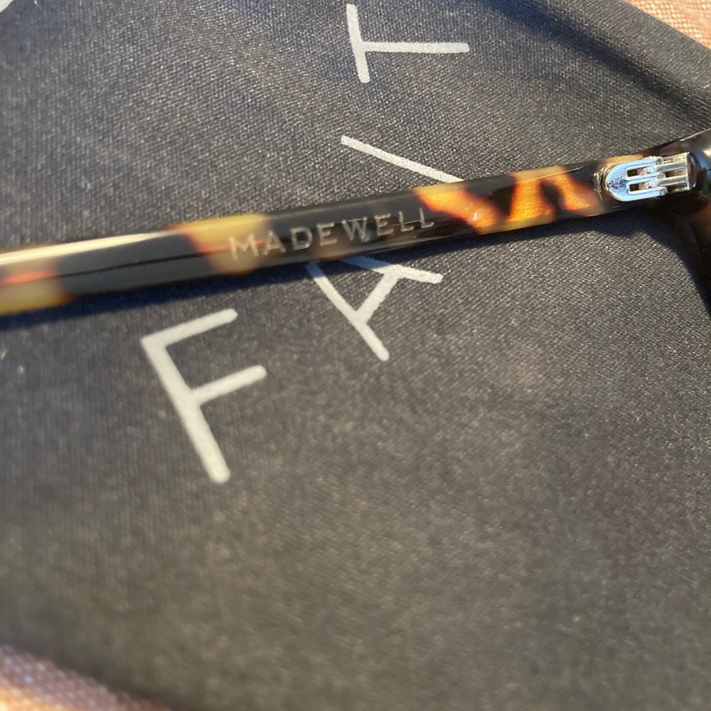 Madewell Tortoise Shell Round Sunglasses NWOT - image 6